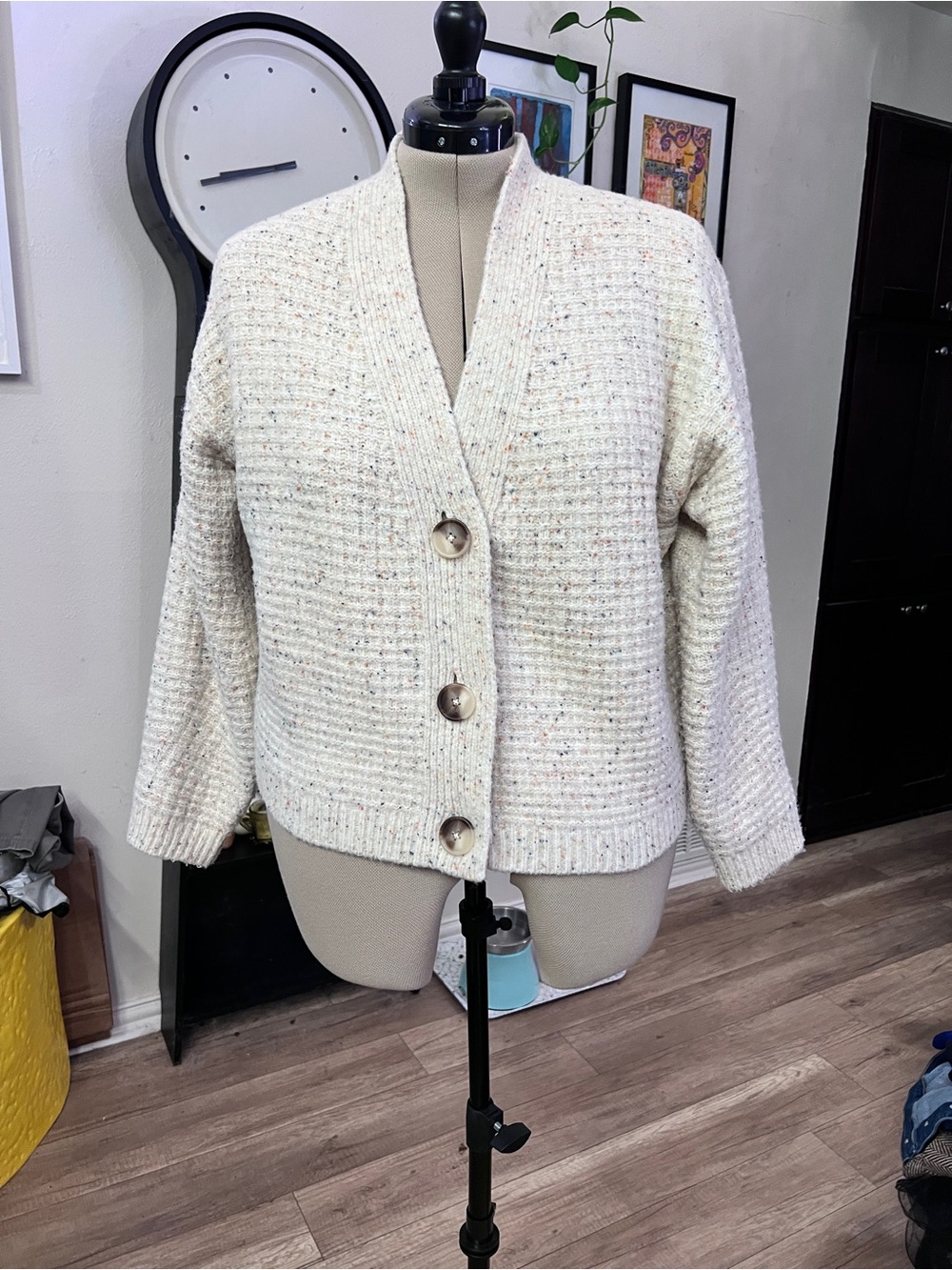 Universal Thread Ivory Speckled Chunky Button Cardigan